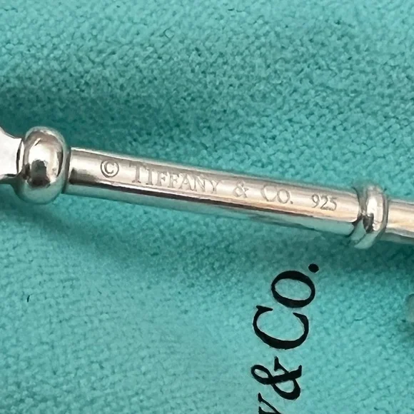 Retired Tiffany large open heart key - Picture 4 of 11